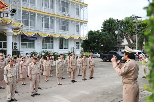 เทศบาลนครแม่สอด จัดกิจกรรมเคารพธงชาติ เนื่องใน วันพระราชทานธงชาติไทย