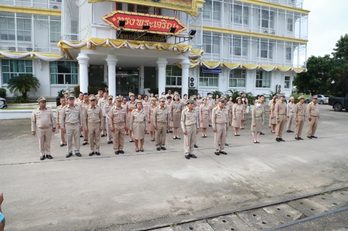 เทศบาลนครแม่สอด จัดกิจกรรมเคารพธงชาติ เนื่องใน วันพระราชทานธงชาติไทย