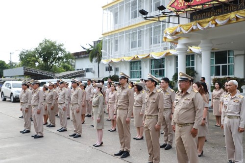เทศบาลนครแม่สอด จัดกิจกรรมเคารพธงชาติ เนื่องใน วันพระราชทานธงชาติไทย