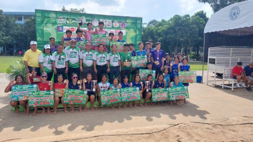 ทน.แม่สอด ได้รับเกียรติมอบถ้วยรางวัลและเหรียญรางวัลให้กับ คณะนักกีฬาที่เข้ารอบการแข่งขันยูโร่เค้ก ไทยแลนด์ บีช วอลเลย์บอล 2024 รอบคัดเลือกตัวแทนภาคเหนือ