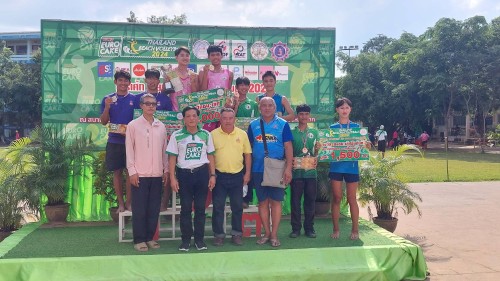 ทน.แม่สอด ได้รับเกียรติมอบถ้วยรางวัลและเหรียญรางวัลให้กับ คณะนักกีฬาที่เข้ารอบการแข่งขันยูโร่เค้ก ไทยแลนด์ บีช วอลเลย์บอล 2024 รอบคัดเลือกตัวแทนภาคเหนือ