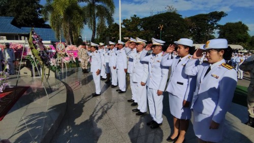 เทศบาลนครแม่สอด ร่วมพิธีวางพวงมาลาถวายราชสักการะพระบาทสมเด็จพระจุลจอมเกล้าเจ้าอยู่หัว รัชกาลที่ 5 "วันปิยมหาราช“ เนื่องในวันคล้ายวันสวรรคต