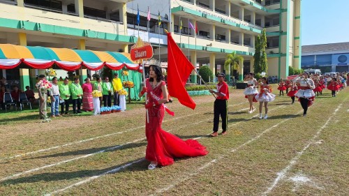 เทศบาลนครแม่สอด เข้าร่วมพิธีเปิดการแข่งขันกีฬาสีโรงเรียนเทศบาลวัดมณีไพรสณฑ์ ประจำปีการศึกษา 2567