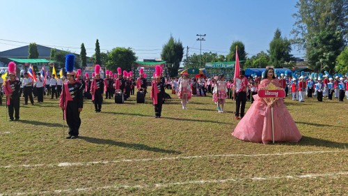 เทศบาลนครแม่สอด เข้าร่วมพิธีเปิดการแข่งขันกีฬาสีโรงเรียนเทศบาลวัดมณีไพรสณฑ์ ประจำปีการศึกษา 2567