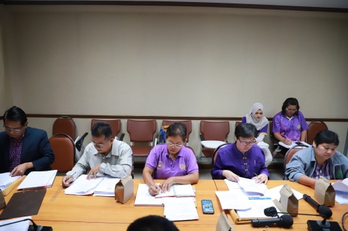 เทศบาลนครแม่สอด จัดการประชุมคณะกรรมการติดตามและประเมินผลแผนพัฒนาเทศบาลนครแม่สอด เพื่อดำเนินการติดตามและประเมินผลแผนพัฒนา ประจำปีงบประมาณ พ.ศ.2567 (ระหว่างเดือน ตุลาคม พ.ศ.2566 ถึง กันยายน พ.ศ.2567)