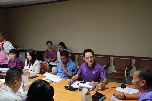 เทศบาลนครแม่สอด จัดการประชุมคณะกรรมการติดตามและประเมินผลแผนพัฒนาเทศบาลนครแม่สอด เพื่อดำเนินการติดตามและประเมินผลแผนพัฒนา ประจำปีงบประมาณ พ.ศ.2567 (ระหว่างเดือน ตุลาคม พ.ศ.2566 ถึง กันยายน พ.ศ.2567)