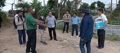 ทน.แม่สอด ร่วมลงพื้นที่ตรวจสอบโครงการก่อสร้างระบบระบายน้ำหลักเพื่อบรรเทาปัญหาน้ำท่วม พื้นที่ชุมชนแม่สอด อำเภอแม่สอด จังหวัดตาก