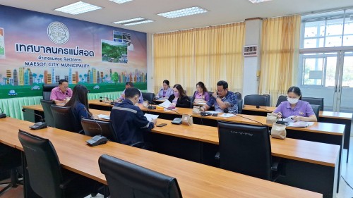 เทศบาลนครแม่สอด จัดการประชุมหารือการขออนุญาตจ้างช่วงงานบริหารจัดการกำจัดขยะมูลฝอยประจำปี 2568