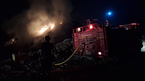 เทศบาลนครแม่สอด ลงพื้นที่ระงับเหตุเพลิงไหม้ บ่อขยะเทศบาลนครแม่สอด