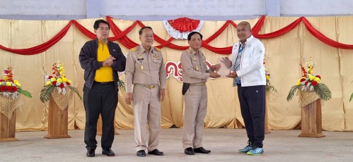 ทน.แม่สอด มอบโล่ประกาศเกียรติคุณคณะครูโรงเรียนกีฬาเทศบาลนครแม่สอด เนื่องในวันครูแห่งชาติ