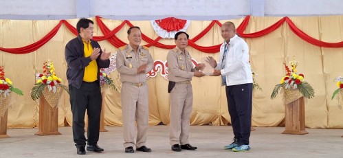 ทน.แม่สอด มอบโล่ประกาศเกียรติคุณคณะครูโรงเรียนกีฬาเทศบาลนครแม่สอด เนื่องในวันครูแห่งชาติ