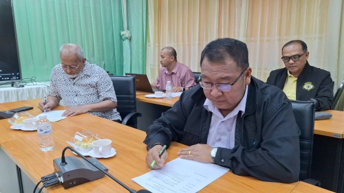 เทศบาลนครแม่สอด ประชุมหารือแนวทางการแก้ไขปัญหารถจักรยานไฟฟ้า ครั้งที่ 1/2568