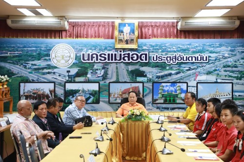 เทศบาลนครแม่สอด ให้การต้อนรับคณะศึกษาดูงานจากโรงเรียนภัทรวิทยา