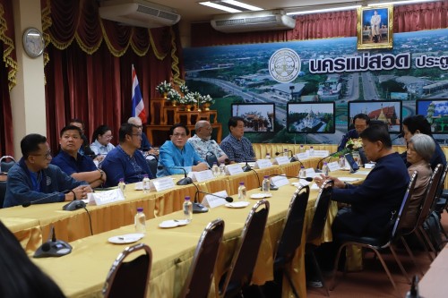 เทศบาลนครแม่สอด เข้าร่วมการประชุมพัฒนาประเด็นขับเคลื่อนสุขภาวะเขตเมืองเทศบาลนครแม่สอด