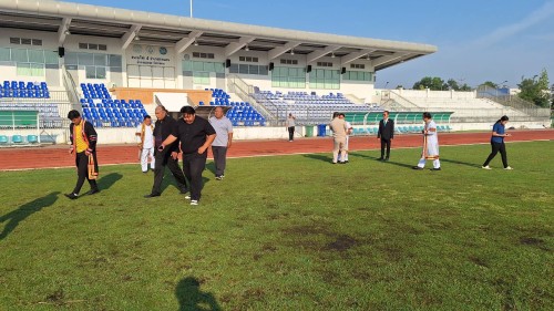 ทน.แม่สอด ร่วมแสดงความยินดีและบันทึกภาพที่ระลึกร่วมกับคณะครูนักเรียนโรงเรียนกีฬาเทศบาลนครแม่สอด