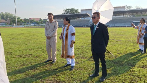 ทน.แม่สอด ร่วมแสดงความยินดีและบันทึกภาพที่ระลึกร่วมกับคณะครูนักเรียนโรงเรียนกีฬาเทศบาลนครแม่สอด