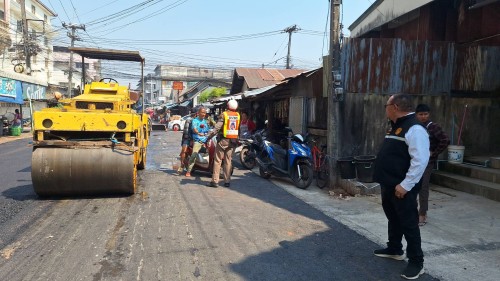 ทน.แม่สอด  ลงพื้นที่ดำเนินการตรวจสอบความเรียบร้อย การลาดยางแอสฟัลท์ติก ถนนบัวคูณ (ถนนแม่สอด - แม่ตาวใต้) 