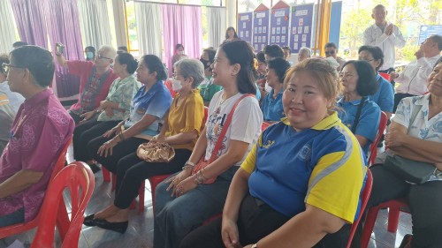 เทศบาลนครแม่สอด ลงพื้นที่มอบเบี้ยยังชีพให้แก่ผู้สูงอายุและผู้พิการ ประจำเดือน มีนาคม 2568