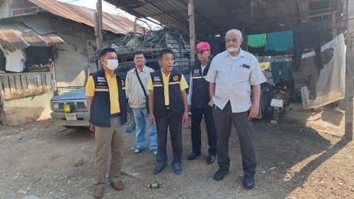 ทน.แม่สอด ลงพื้นที่ดำเนินการขุดลอกท่อระบายน้ำ บริเวณชุมชนวัดหลวง