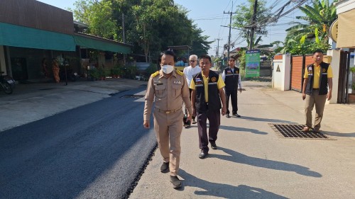 ทน.แม่สอด  ลงพื้นที่ดำเนินการตรวจสอบความเรียบร้อย การลาดยางแอสฟัลท์ติก ถนนร่วมแรง ชุมชนร่วมแรง (ซอยกิกกะเฮิร์ทซ) 