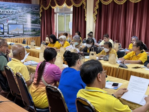ทน.แม่สอด  จัดประชุมสรุปผลการสำรวจและประเมินความจำเป็นเร่งด่วนแก่ผู้ประสบปัญหาทางสังคม ในเขตเทศบาลนครแม่สอด