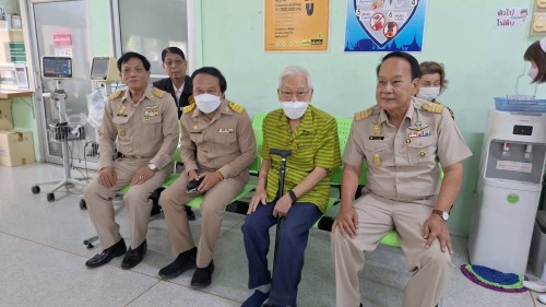 ทน.แม่สอด รับมอบเครื่องมือทางการแพทย์จาก  คุณเลอสรร วงศ์อุดมทรัพย์ พร้อมครอบครัว ให้กับ คลินิกชุมชนอบอุ่นเทศบาลนครแม่สอด