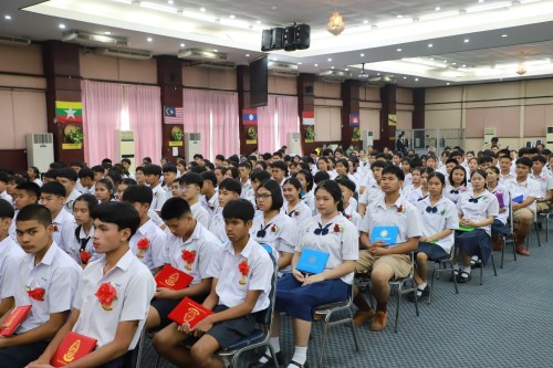 เทศบาลนครแม่สอด ร่วมโครงการปัจฉิมนิเทศนักเรียนที่สำเร็จการศึกษาโรงเรียนในสังกัดเทศบาลนครแม่สอด ประจำปีการศึกษา 2567 (ปีงบประมาณ 2568)