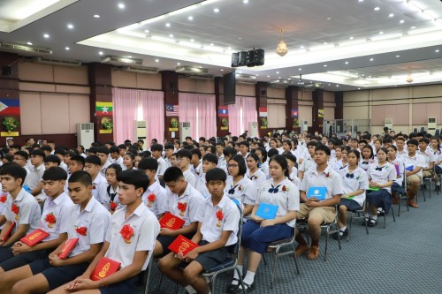 เทศบาลนครแม่สอด ร่วมโครงการปัจฉิมนิเทศนักเรียนที่สำเร็จการศึกษาโรงเรียนในสังกัดเทศบาลนครแม่สอด ประจำปีการศึกษา 2567 (ปีงบประมาณ 2568)