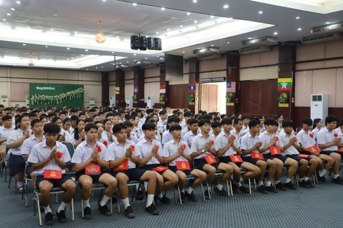 เทศบาลนครแม่สอด ร่วมโครงการปัจฉิมนิเทศนักเรียนที่สำเร็จการศึกษาโรงเรียนในสังกัดเทศบาลนครแม่สอด ประจำปีการศึกษา 2567 (ปีงบประมาณ 2568)