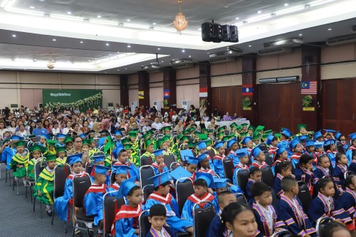 เทศบาลนครแม่สอด จัดพิธีมอบวุฒิบัตรยุวบัณฑิตในสังกัดเทศบาลนครแม่สอด ประจำปีการศึกษา 2567 