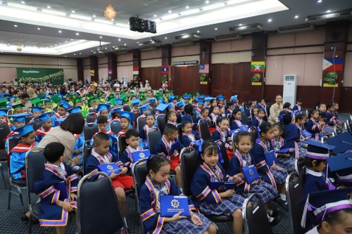 เทศบาลนครแม่สอด จัดพิธีมอบวุฒิบัตรยุวบัณฑิตในสังกัดเทศบาลนครแม่สอด ประจำปีการศึกษา 2567 