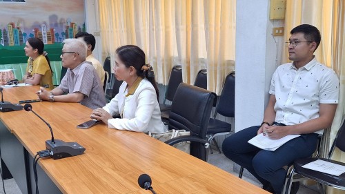 ทน.แม่สอด มอบใบประกาศเกียรติคุณให้แก่นักเรียน ผู้ฝึกประสบการณ์ด้านการแพทย์ภายในคลินิกชุมชนอบอุ่น และฝึกประสบการณ์งานธุรการในสำนักงานเทศบาลนครแม่สอด 
