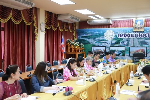 เทศบาลนครแม่สอด จัดประชุมหัวหน้าส่วนราชการ ประจำเดือน เมษายน พ.ศ.2568