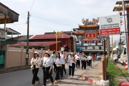 ทน.แม่สอด จัดกิจกรรมเดินรณรงค์ประชาสัมพันธ์เชิญชวนให้ประชาชนไปใช้สิทธิ เลือกตั้งสมาชิกสภาเทศบาลนครแม่สอด และนายกเทศมนตรีนครแม่สอด 
