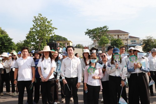 ทน.แม่สอด จัดกิจกรรมเดินรณรงค์ประชาสัมพันธ์เชิญชวนให้ประชาชนไปใช้สิทธิ เลือกตั้งสมาชิกสภาเทศบาลนครแม่สอด และนายกเทศมนตรีนครแม่สอด 