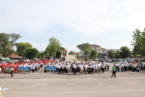 ทน.แม่สอด จัดกิจกรรมเดินรณรงค์ประชาสัมพันธ์เชิญชวนให้ประชาชนไปใช้สิทธิ เลือกตั้งสมาชิกสภาเทศบาลนครแม่สอด และนายกเทศมนตรีนครแม่สอด 