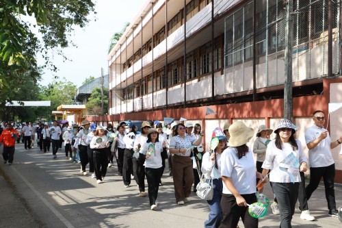 ทน.แม่สอด จัดกิจกรรมเดินรณรงค์ประชาสัมพันธ์เชิญชวนให้ประชาชนไปใช้สิทธิ เลือกตั้งสมาชิกสภาเทศบาลนครแม่สอด และนายกเทศมนตรีนครแม่สอด 