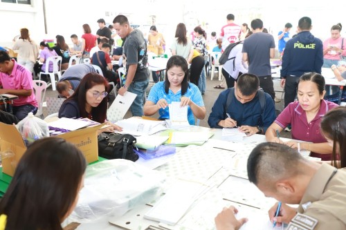 ทน.แม่สอด ส่งมอบหีบเลือกตั้งสมาชิกสภาเทศบาลและนายกเทศมนตรีนครแม่สอด