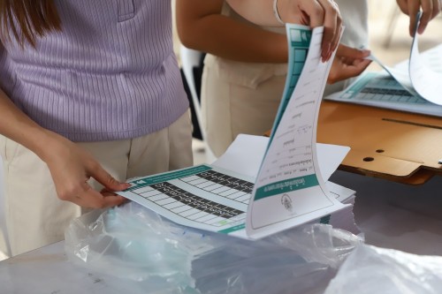 ทน.แม่สอด ส่งมอบหีบเลือกตั้งสมาชิกสภาเทศบาลและนายกเทศมนตรีนครแม่สอด