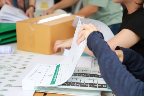 ทน.แม่สอด ส่งมอบหีบเลือกตั้งสมาชิกสภาเทศบาลและนายกเทศมนตรีนครแม่สอด