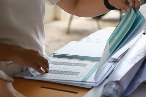 ทน.แม่สอด ส่งมอบหีบเลือกตั้งสมาชิกสภาเทศบาลและนายกเทศมนตรีนครแม่สอด