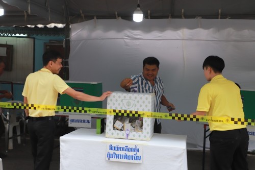 ทน.แม่สอด เข้าตรวจเยี่ยมหน่วยเลือกตั้งสมาชิกสภาเทศบาลและนายกเทศมนตรีนครแม่สอด