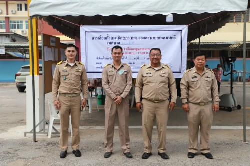 ทน.แม่สอด เข้าตรวจเยี่ยมหน่วยเลือกตั้งสมาชิกสภาเทศบาลและนายกเทศมนตรีนครแม่สอด