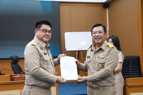 สภาเทศบาลนครแม่สอด ประชุมสภาเทศบาลนครแม่สอด ครั้งแรก