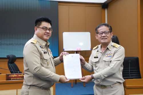 สภาเทศบาลนครแม่สอด ประชุมสภาเทศบาลนครแม่สอด ครั้งแรก