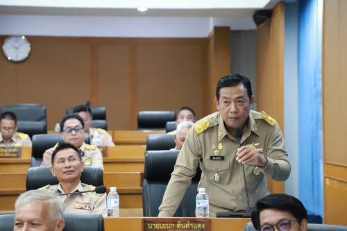 สภาเทศบาลนครแม่สอด ประชุมสภาเทศบาลนครแม่สอด ครั้งแรก