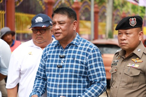 ทน.แม่สอด ลงพื้นที่ตรวจสอบถนนประสาทวิถี เพื่อดำเนินการปรับปรุงแก้ไข ลาดยางแอสฟัลท์ติก