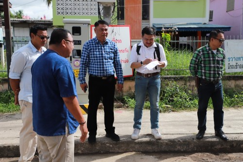 ทน.แม่สอด ลงพื้นที่ตรวจสอบถนนประสาทวิถี เพื่อดำเนินการปรับปรุงแก้ไข ลาดยางแอสฟัลท์ติก