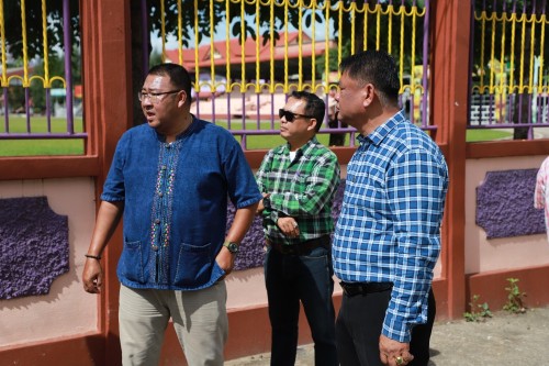 ทน.แม่สอด ลงพื้นที่ตรวจสอบถนนประสาทวิถี เพื่อดำเนินการปรับปรุงแก้ไข ลาดยางแอสฟัลท์ติก