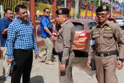 ทน.แม่สอด ลงพื้นที่ตรวจสอบถนนประสาทวิถี เพื่อดำเนินการปรับปรุงแก้ไข ลาดยางแอสฟัลท์ติก